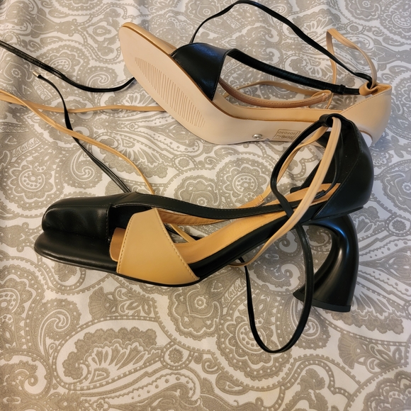 Azalea Wang Rosendo Tan And Black Wrap - Picture 5 of 7